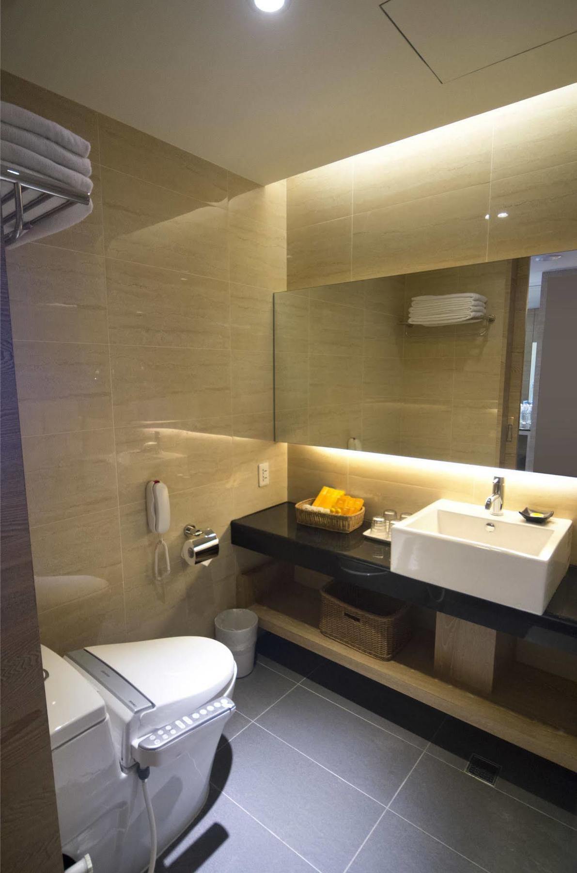 Naruwan Galaxy Hotel Taitung Exterior foto