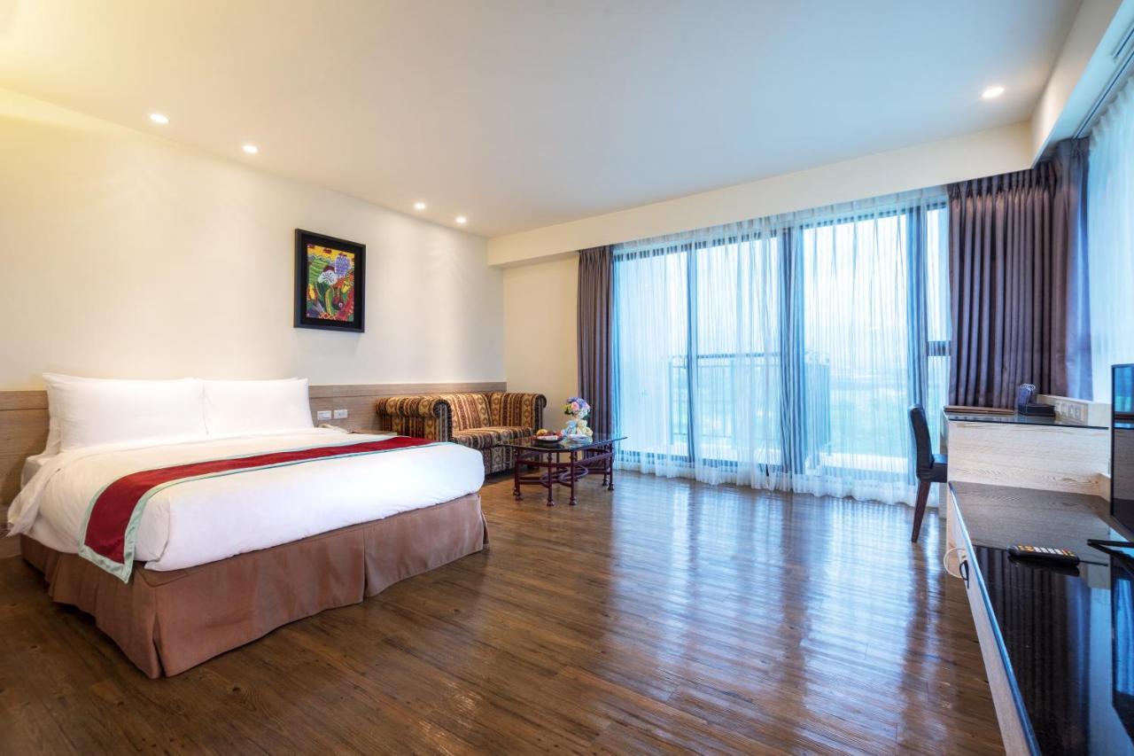 Naruwan Galaxy Hotel Taitung Exterior foto