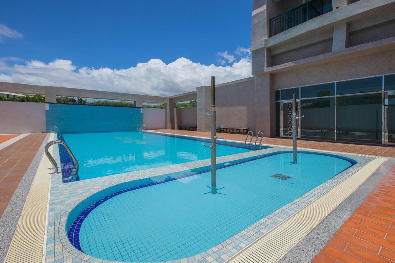 Naruwan Galaxy Hotel Taitung Exterior foto